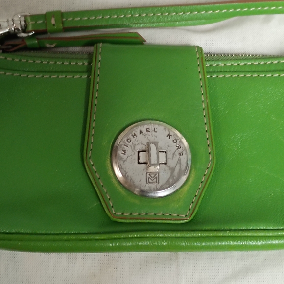 ❤️LOT 2 MICHAEL KORS Light Pink and Mela Green Clutch Wallets - Picture 4 of 12